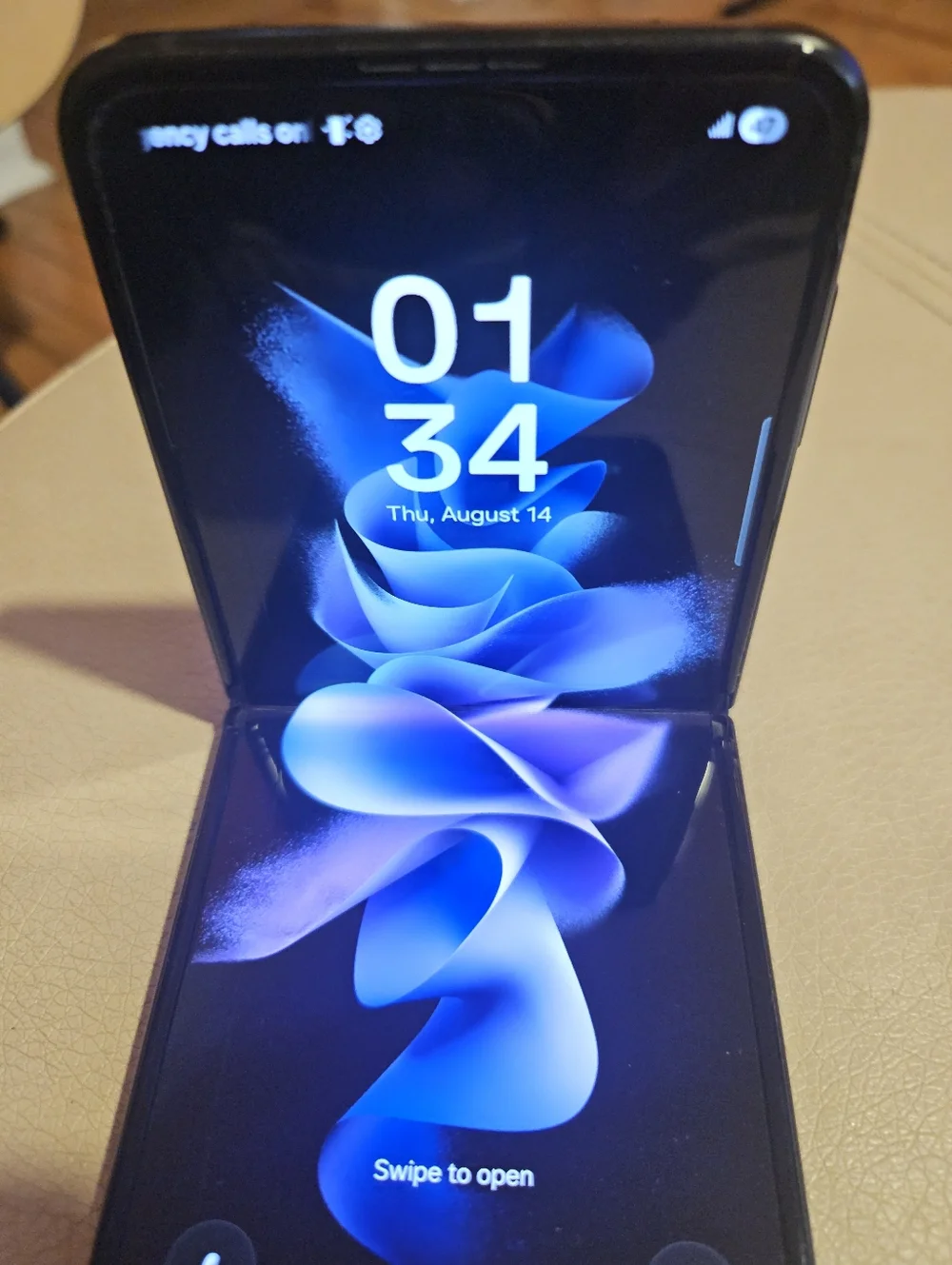 Samaung Galaxy Z Flip3 Foldable Smartphone -